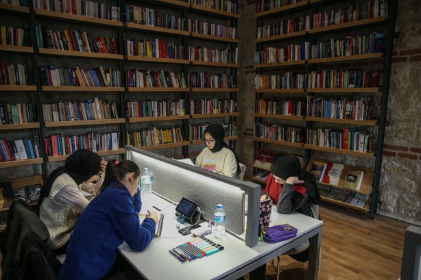 Foto - Rami Kütüphanesi 600 binden fazla kitapseveri ağırladı