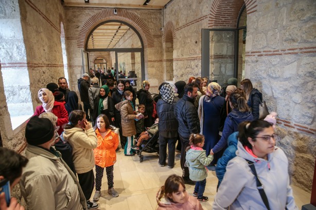 Foto - Rami Kütüphanesi 600 binden fazla kitapseveri ağırladı