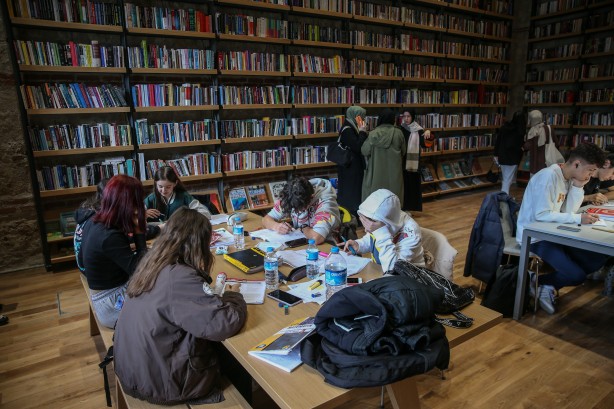 Foto - Rami Kütüphanesi 600 binden fazla kitapseveri ağırladı