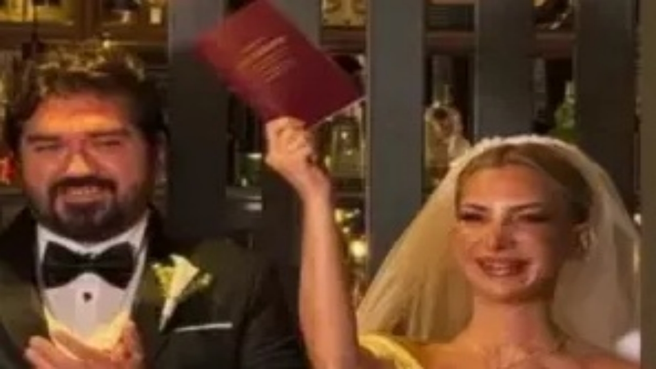 Foto - Rasim Ozan Kütahyalı sessiz sedasız evlendi! Kendisinden 20 yaş küçük eşi bakın kim çıktı