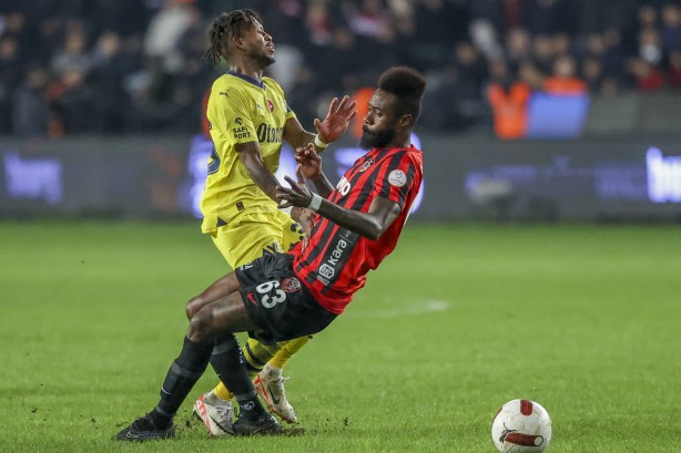 Foto - Rasim Ozan Kütahyalı'dan gündeme oturacak çıkış: 2023-24 sezonu bitti gitti artık…