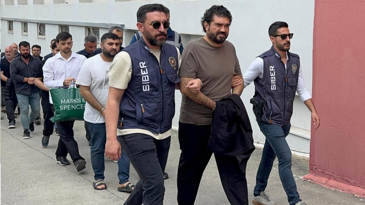 Rasim Ozan’ın enselendiği operasyonda yeni detaylar! 5 liralık şifreyle milyonluk vurgun yapmışlar