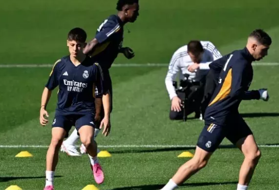 Foto - Real Madrid'de Ancelotti’den skandal Arda Güler kararı! Bunu niye yapıyorsun ki…