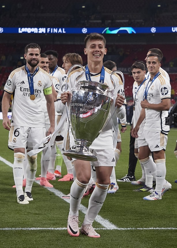 Real Madrid'de Arda Güler herkesi şaşırttı! Satışlar resmen patladı: Herkes şaşkın…