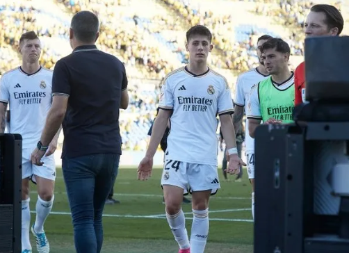 Foto - Real Madrid’de şok eden gelişme! Madrid’in başına bir şans kuşu: Mevzuya el kondu: Madrid’e kilitlendi! Her şeyi sil baştan değiştirebilir