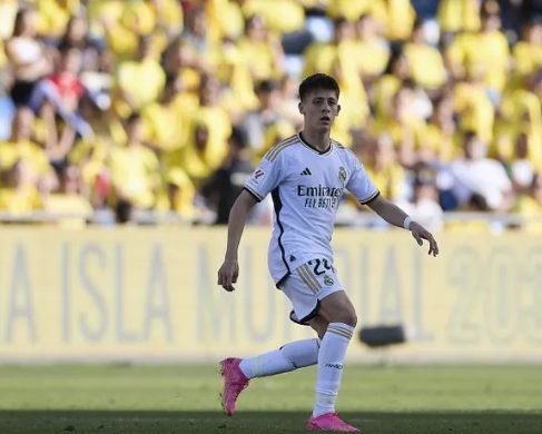 Foto - Real Madrid’de şok eden gelişme! Madrid’in başına bir şans kuşu: Mevzuya el kondu: Madrid’e kilitlendi! Her şeyi sil baştan değiştirebilir