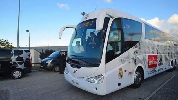 Real Madrid'in takım otobüsü kaza yaptı! İçerisinde Arda Güler de vardı