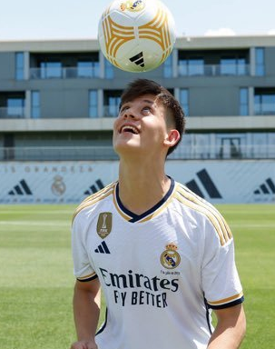 Foto - Real Madrid'in yıldızı Arda Güler günler sonra beklenmedik bir isimle ortaya çıktı! Şaşırtan karar...