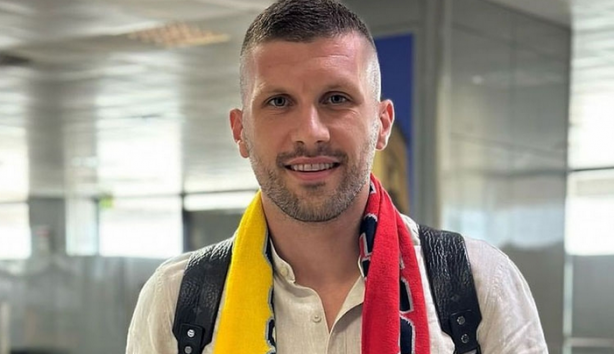 Foto - Rebic çöpünden rest çeker gibi açıklamalar! Sen ne oynadın da şimdi kafa tutuyorsun! Yazıklar olsun sana…