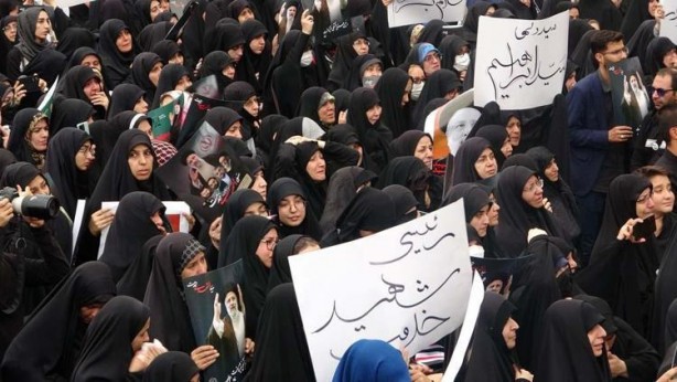 Foto - Reisi için Tahran'da cenaze töreni! Dikkat çeken detaylar ortaya çıktı