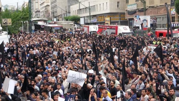 Foto - Reisi için Tahran'da cenaze töreni! Dikkat çeken detaylar ortaya çıktı