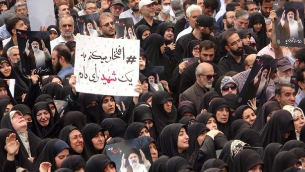 Foto - Reisi için Tahran'da cenaze töreni! Dikkat çeken detaylar ortaya çıktı