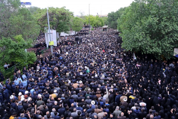 Foto - Reisi'nin cenazesine Türkiye'den iki kişi katılacak