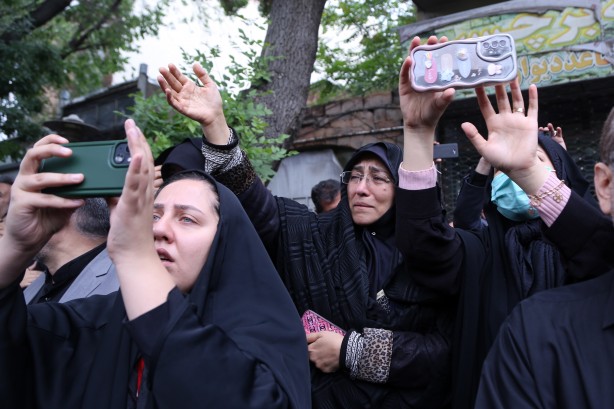 Foto - Reisi'nin cenazesine Türkiye'den iki kişi katılacak