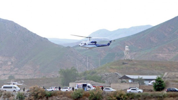 Foto - Reisi'nin enkazının yakınlarında drone görüntülerine takılan o kişi kim? Koşmaya başladı, dünya şokta