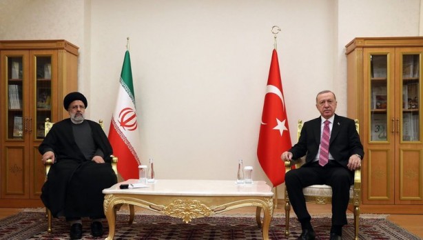 Foto - Reisi'nin yüz ifadesi gündem oldu! EİT Zirvesi'nden dikkat çeken kareler 