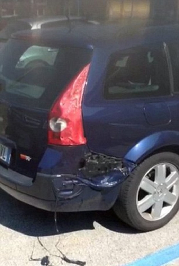 Foto - Rekor sıcaklık arabayı bu hale getirdi