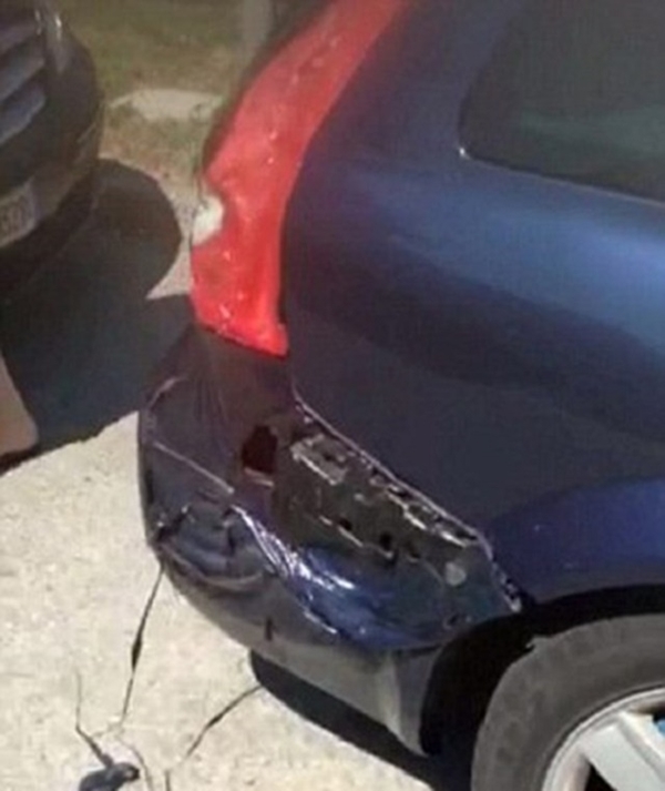 Foto - Rekor sıcaklık arabayı bu hale getirdi