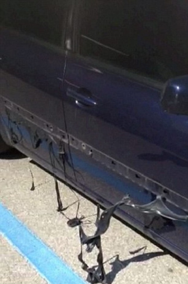 Foto - Rekor sıcaklık arabayı bu hale getirdi