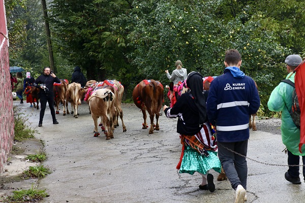 Foto - Rengarenk dönüş yolculuğu başladı