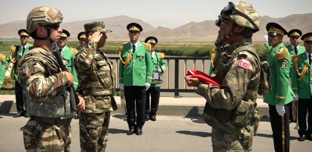 Foto - Resmen başladı: Türkiye ve Azerbaycan'dan dosta güven düşmana korku!