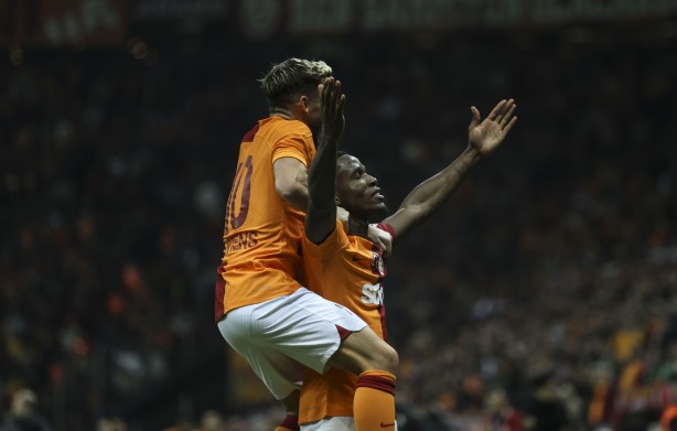 Foto - Resmen belli oldu: 37 yaşında 29 gol attı! İşte Galatasaray'ın yeni Süperstar'ı
