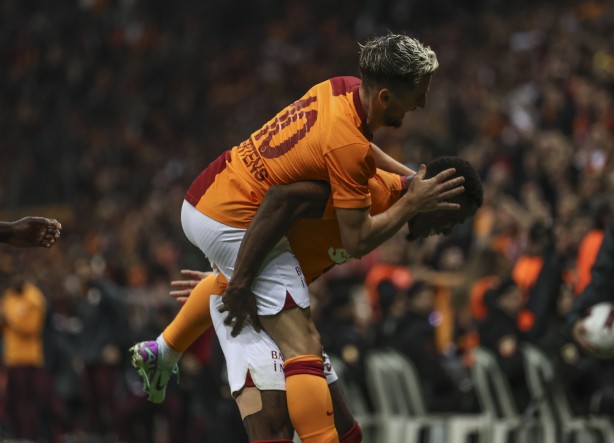 Foto - Resmen belli oldu: 37 yaşında 29 gol attı! İşte Galatasaray'ın yeni Süperstar'ı