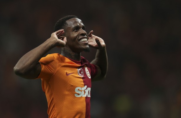 Foto - Resmen belli oldu: 37 yaşında 29 gol attı! İşte Galatasaray'ın yeni Süperstar'ı