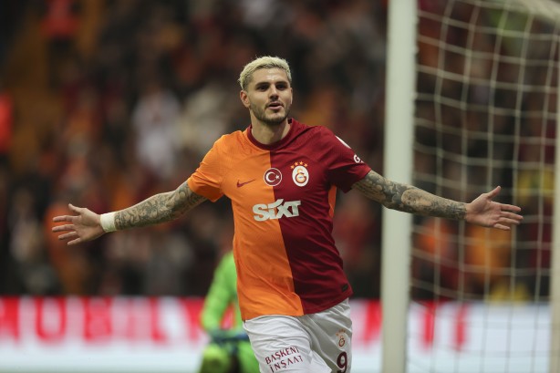 Foto - Resmen belli oldu: 37 yaşında 29 gol attı! İşte Galatasaray'ın yeni Süperstar'ı