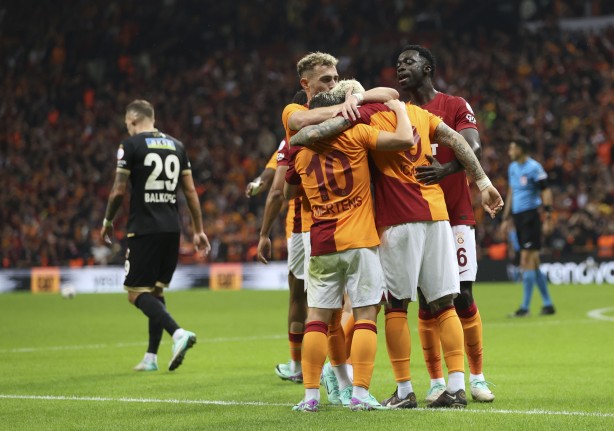 Foto - Resmen belli oldu: 37 yaşında 29 gol attı! İşte Galatasaray'ın yeni Süperstar'ı