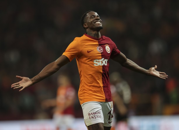 Foto - Resmen belli oldu: 37 yaşında 29 gol attı! İşte Galatasaray'ın yeni Süperstar'ı