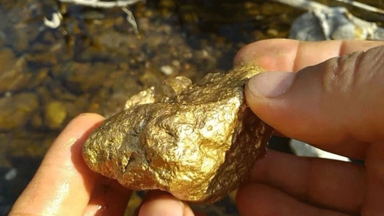 Foto - Resmen fışkırıyor! Yerin 4 bin metre derinliğinde tam 6 bin ton altın bulundu