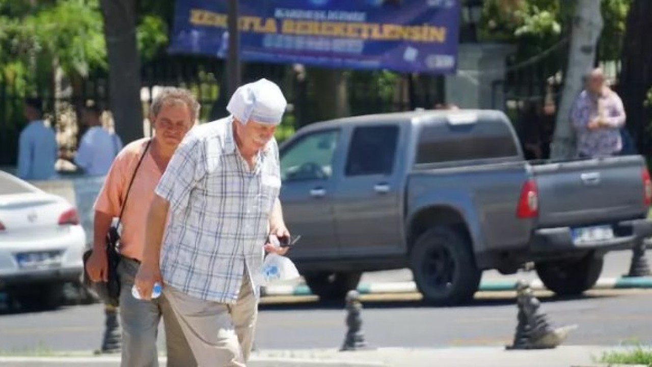 Foto - Resmen hayat duruyor! Bu ülkede sıcak havada çalışmak yasak