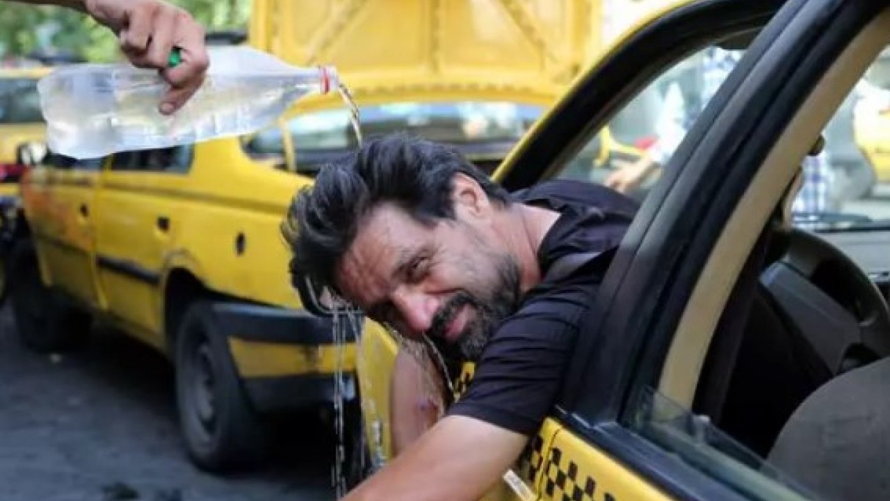 Foto - Resmen hayat duruyor! Bu ülkede sıcak havada çalışmak yasak