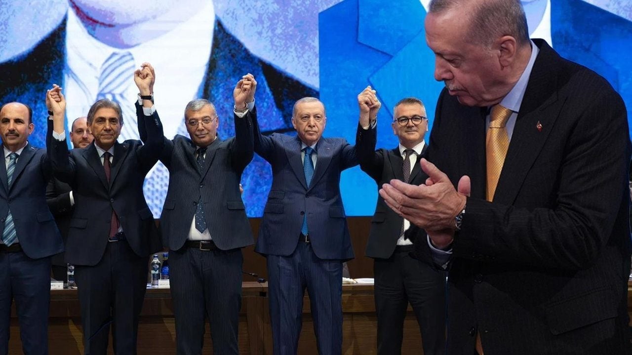 Foto - Resmen seriye bağladılar! Biri büyükşehir 9 belediye başkanı daha AK Parti’ye geçiyor: İşte isim isim tam liste