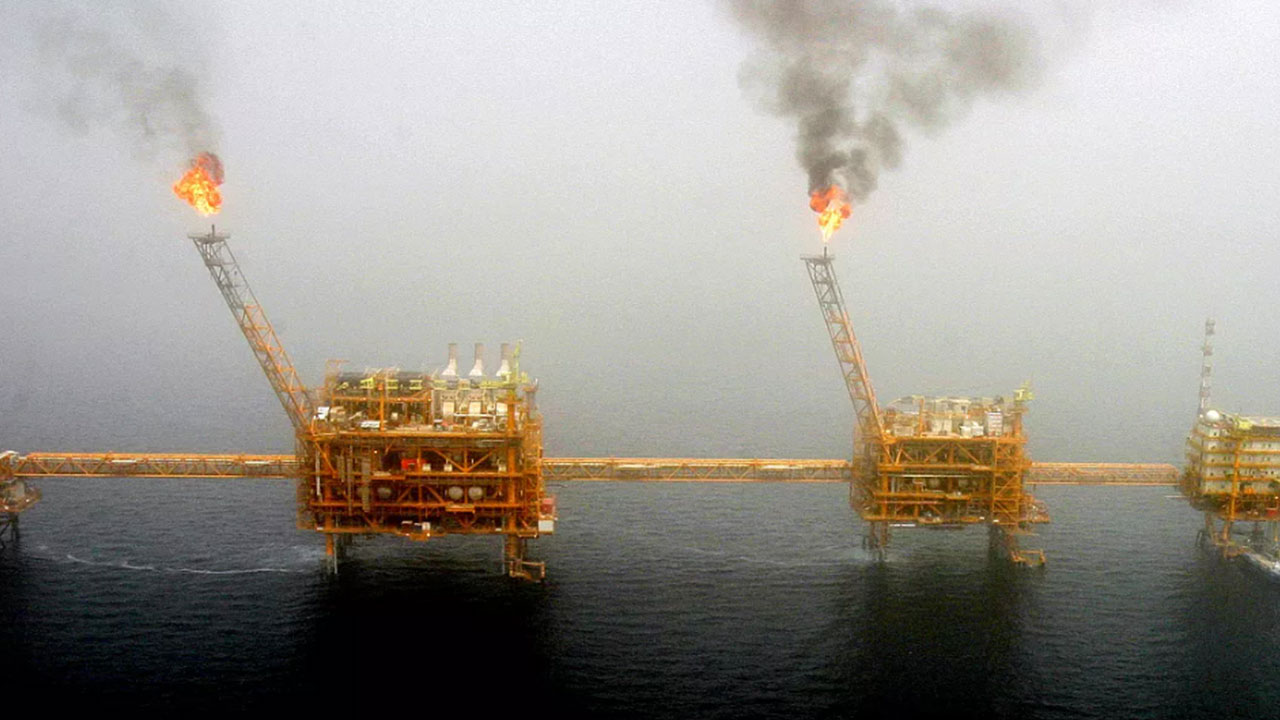 Resmen şok oldular: Türk savaş gemileri izin vermiyor! Doğalgaz araması yapamıyoruz