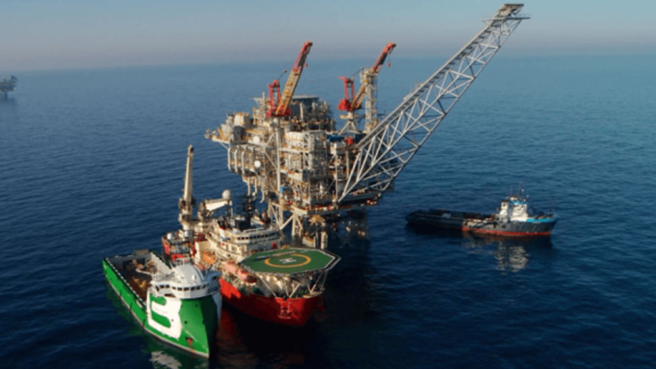 Foto - Resmen şok oldular: Türk savaş gemileri izin vermiyor! Doğalgaz araması yapamıyoruz