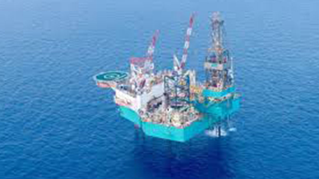 Foto - Resmen şok oldular: Türk savaş gemileri izin vermiyor! Doğalgaz araması yapamıyoruz