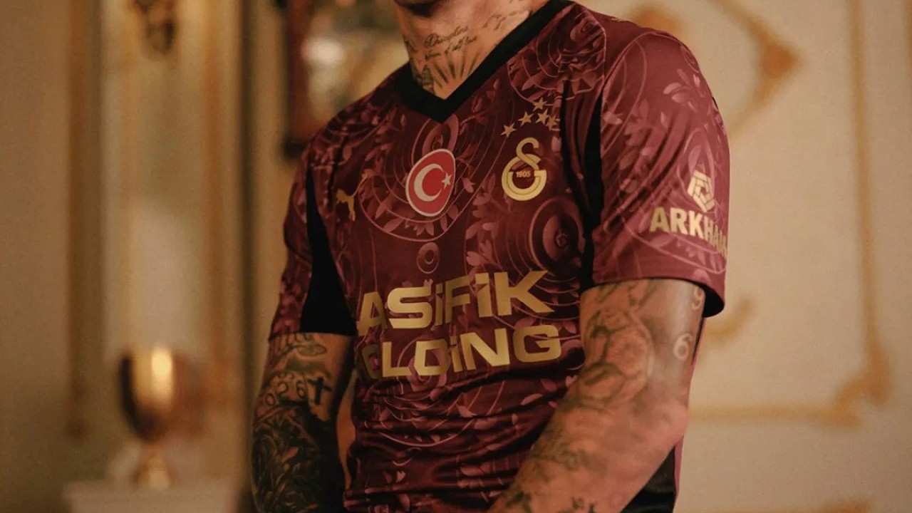 Resmen tanıtıldı! İşte Galatasaray'ın sürpriz forması