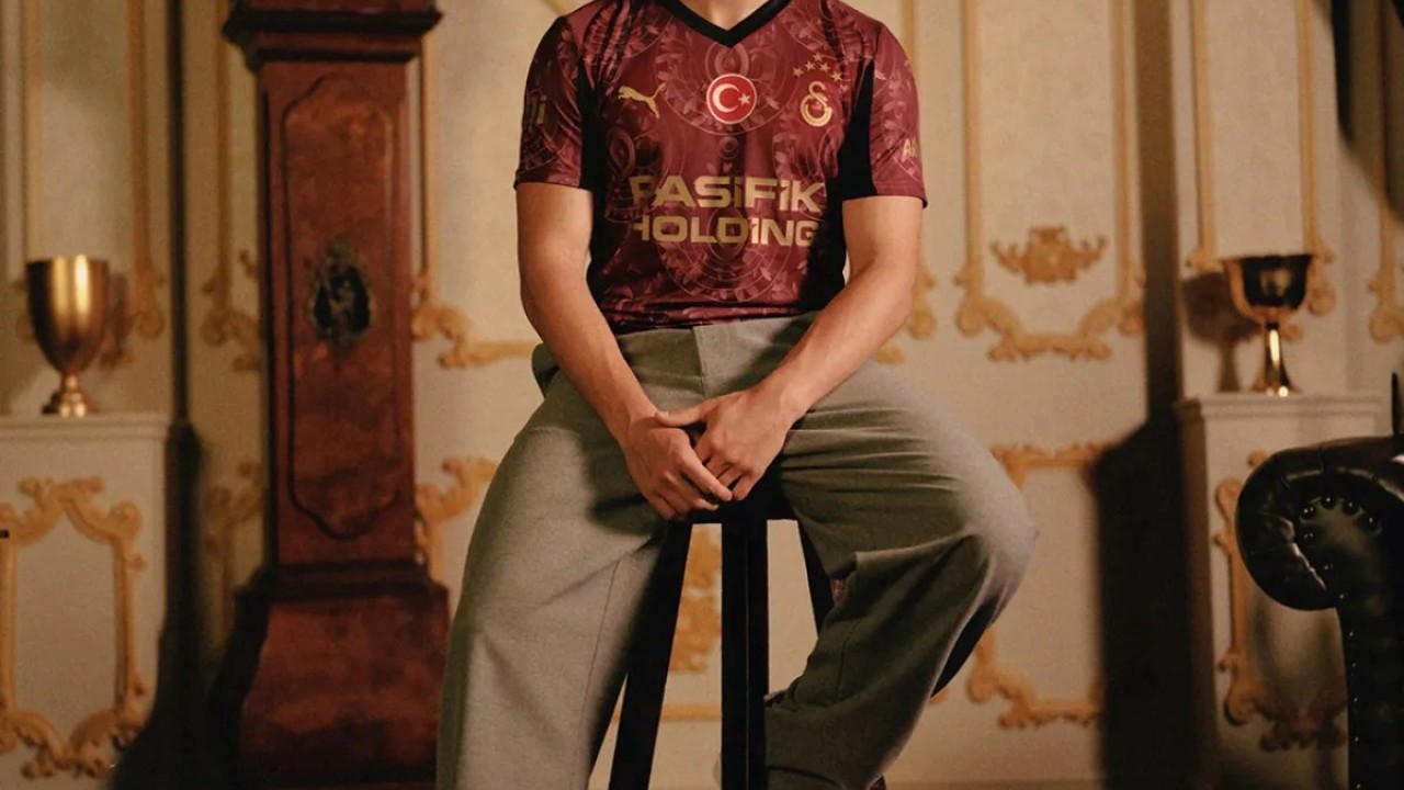 Foto - Resmen tanıtıldı! İşte Galatasaray'ın sürpriz forması