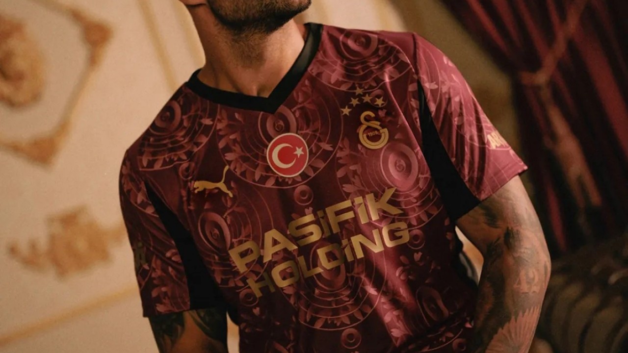 Foto - Resmen tanıtıldı! İşte Galatasaray'ın sürpriz forması