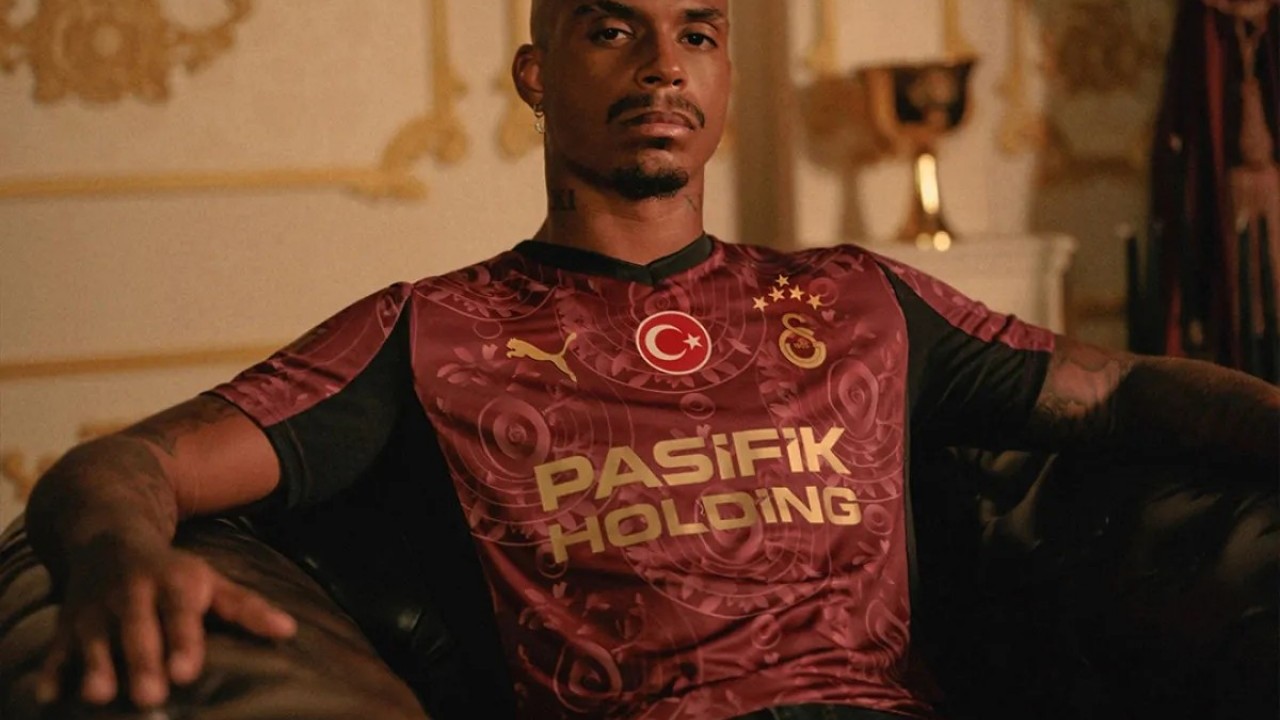 Foto - Resmen tanıtıldı! İşte Galatasaray'ın sürpriz forması