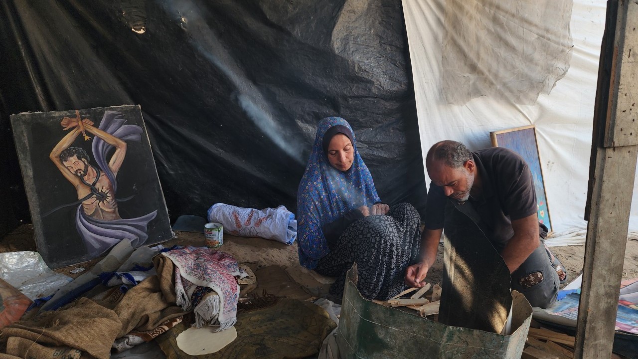 Foto - Ressamın tabloları yakacak oldu! "Bize ne Gazze’den" diyen sözde sanatçılar buna ne diyecek?