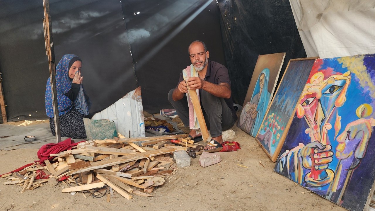 Foto - Ressamın tabloları yakacak oldu! "Bize ne Gazze’den" diyen sözde sanatçılar buna ne diyecek?