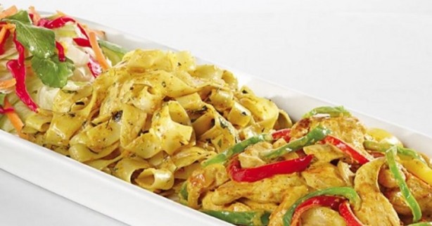 Foto - Restoran usulü tavuk makarna tarifi | Kremalı körili tavuk