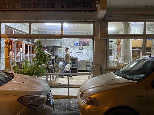 Foto - Restoranda edilen küfür sonrası ortalık fena karıştı
