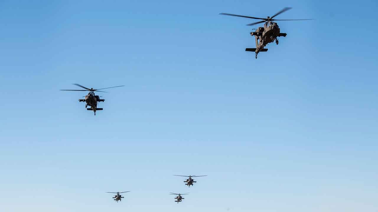 Rezalet karar: Türkiye'ye S-400 yaptırımı uygulayıp o ülkeye savaş helikopterlerini gönderdiler