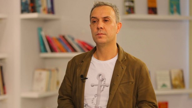 Rezalet ki ne rezalet! Bunların zihinlerindeki tarla ABD tarafından sürülmüş! Ağzı açık ayran delisi gibi taptıkları Batı'dan biraz "ilgi" bekliyorlar