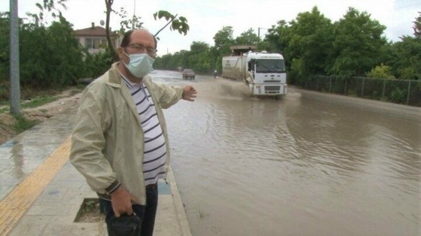 Foto - Edirne’de yağmur sonrası yollar göle dönünce vatandaş böyle isyan etti: "Rezaleti çekin herkes görsün" 