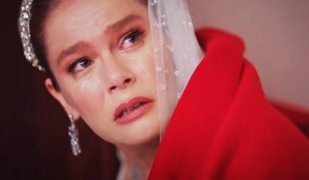 Foto - Rezil dizi Camdaki Kız’ı bekleyen büyük tehlike! TRT dizisi fişini çekecek